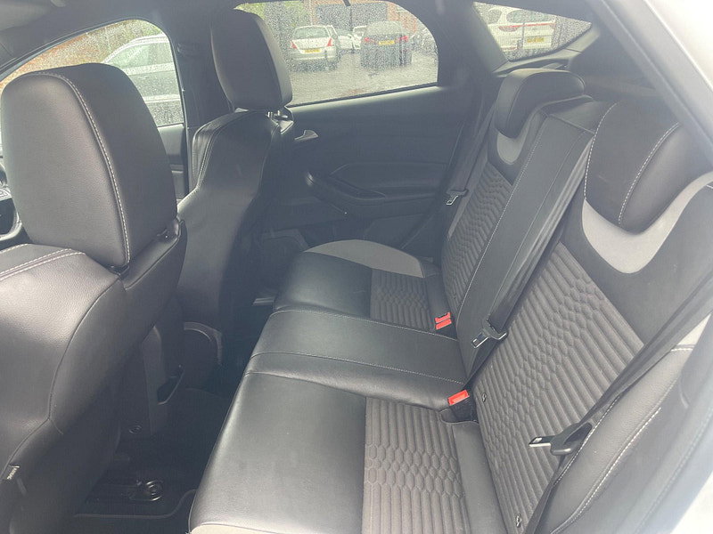 Ford Focus 2.0 TDCi ST-2 Euro 6 (s/s) 5dr 5dr Manual 2026