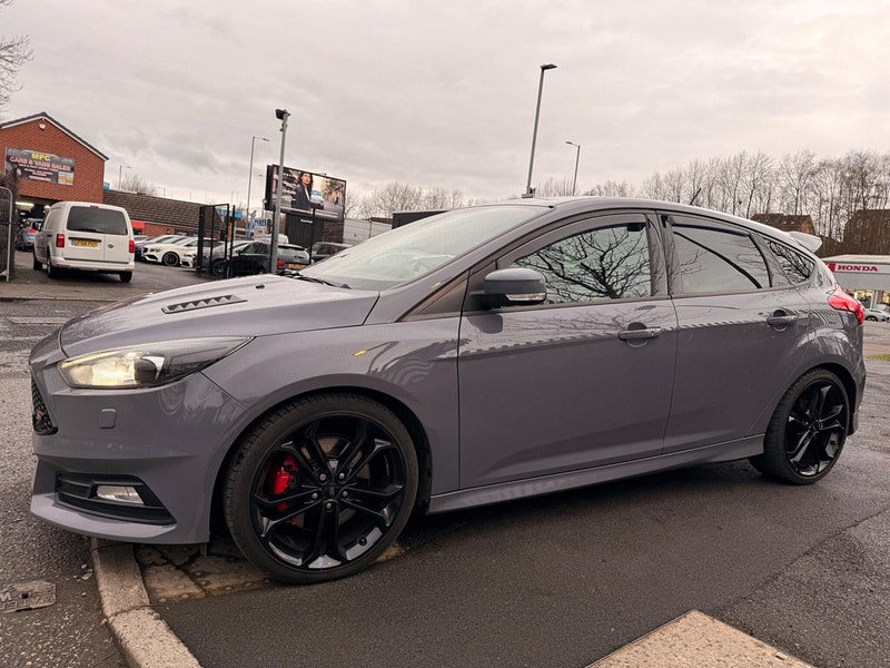 Ford Focus 2.0T EcoBoost ST-3 Euro 6 (s/s) 5dr 5dr Manual 2026
