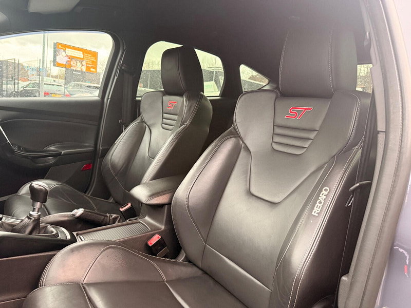 Ford Focus 2.0T EcoBoost ST-3 Euro 6 (s/s) 5dr 5dr Manual 2026