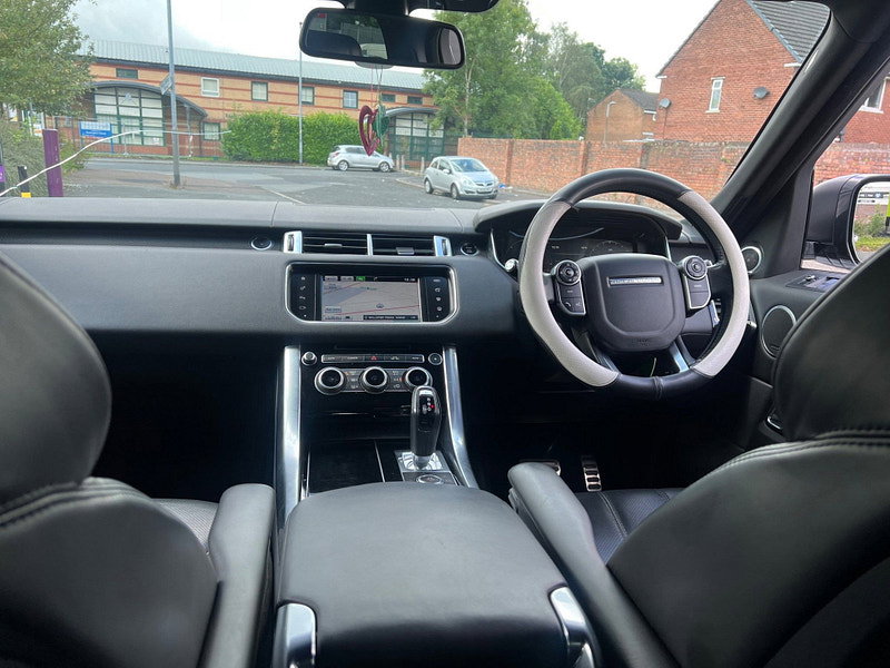 Land Rover Range Rover Sport 3.0 SD V6 HSE Dynamic Auto 4WD Euro 6 (s/s) 5dr 5dr Automatic 2026