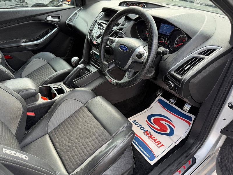 Ford Focus 2.0T EcoBoost ST-2 Hatchback 5dr Petrol Manual Euro 5 (s/s) (250 ps) 5dr Manual 2026