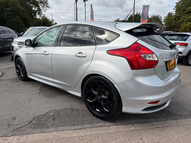 Ford Focus 2.0T EcoBoost ST-2 Hatchback 5dr Petrol Manual Euro 5 (s/s) (250 ps) 5dr Manual 2026