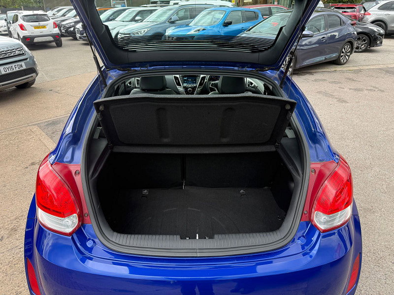 Hyundai Veloster 1.6 GDi Sport Hatchback 4dr Petrol Manual Euro 5 (140 ps) 4dr Manual 2026
