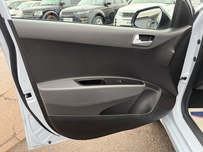 Hyundai I10 1.2 Premium SE Hatchback 5dr Petrol Auto Euro 6 (87 ps) 5dr Automatic 2026