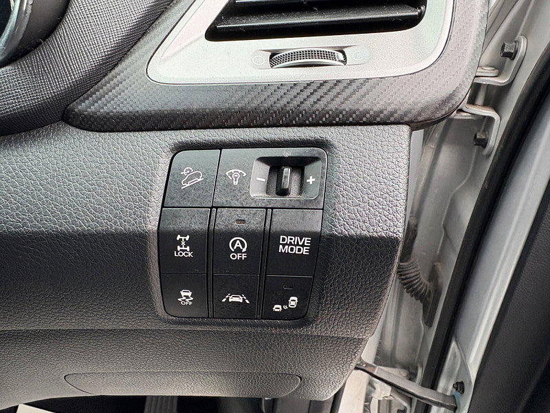 Hyundai Santa Fe 2.2 CRDi Blue Drive Premium SE SUV 5dr Diesel Auto 4WD Euro 6 (s/s) (7 Seat) (200 ps) 5dr Automatic 2026