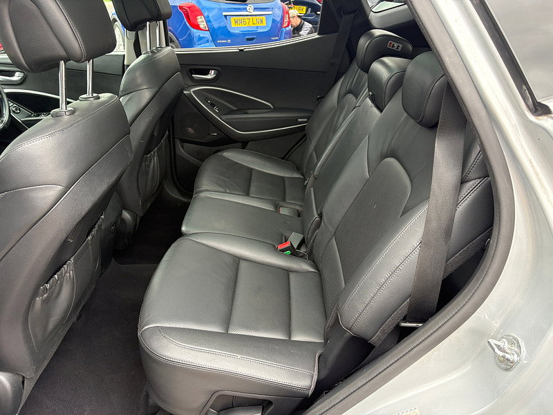 Hyundai Santa Fe 2.2 CRDi Blue Drive Premium SE SUV 5dr Diesel Auto 4WD Euro 6 (s/s) (7 Seat) (200 ps) 5dr Automatic 2026