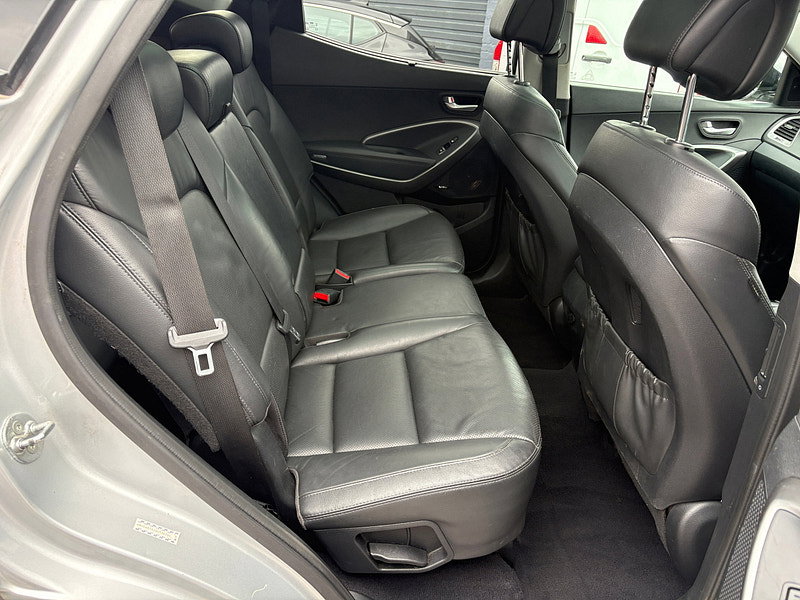 Hyundai Santa Fe 2.2 CRDi Blue Drive Premium SE SUV 5dr Diesel Auto 4WD Euro 6 (s/s) (7 Seat) (200 ps) 5dr Automatic 2026