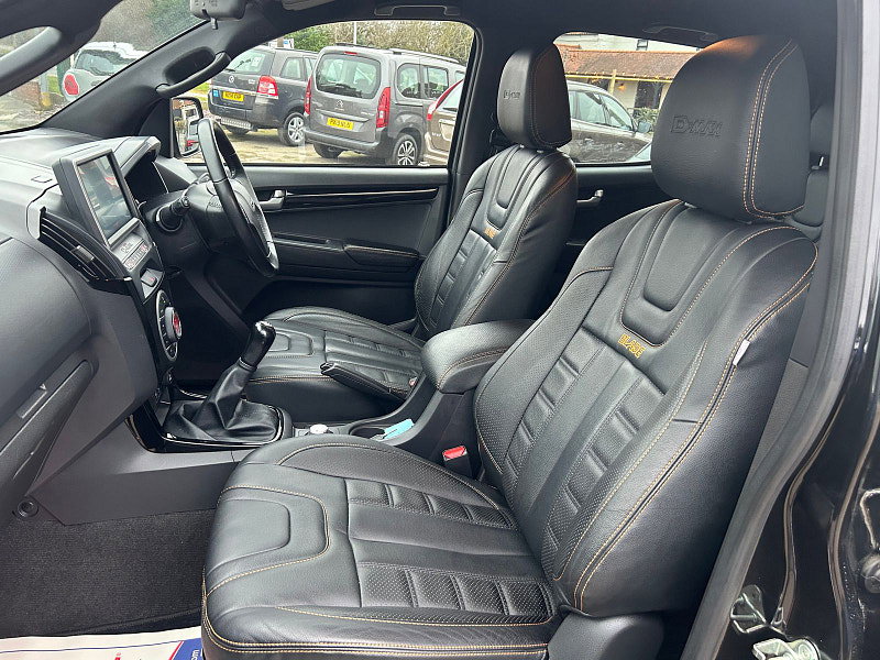 Isuzu D-Max 1.9 TD Blade Pickup Double Cab 4dr Diesel Manual 4WD Euro 6 (164 ps) 4dr Manual 2026