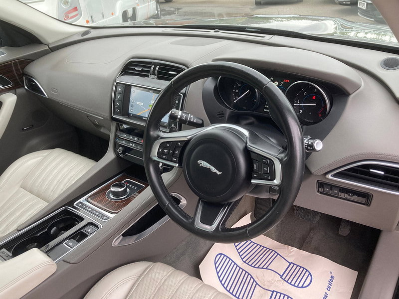 Jaguar F-PACE 2.0 D180 Portfolio SUV 5dr Diesel Auto AWD Euro 6 (s/s) (180 ps) 5dr Automatic 2026
