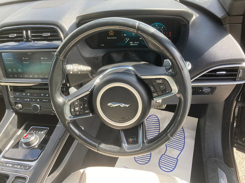 Jaguar F-PACE 3.0 D300 V6 First Edition SUV 5dr Diesel Auto AWD Euro 6 (s/s) (300 ps) 5dr Automatic 2026