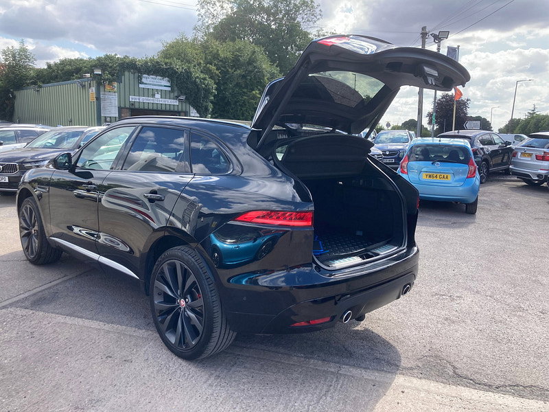 Jaguar F-PACE 3.0 D300 V6 First Edition SUV 5dr Diesel Auto AWD Euro 6 (s/s) (300 ps) 5dr Automatic 2026
