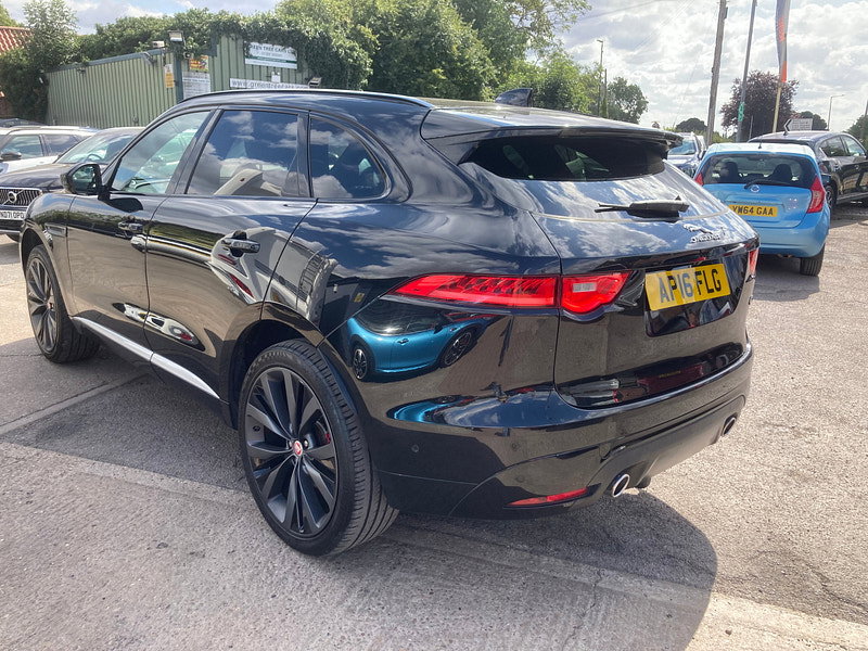 Jaguar F-PACE 3.0 D300 V6 First Edition SUV 5dr Diesel Auto AWD Euro 6 (s/s) (300 ps) 5dr Automatic 2026