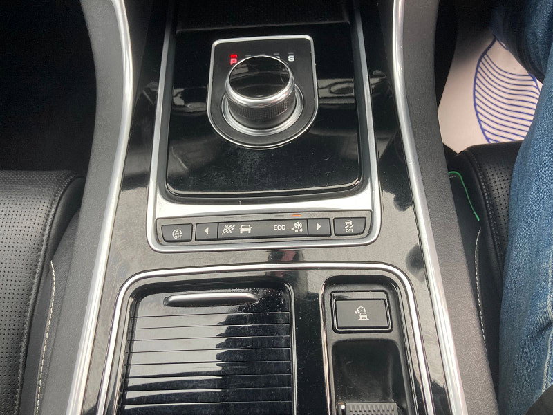 Jaguar XF 2.0d R-Sport Saloon 4dr Diesel Auto Euro 6 (s/s) (180 ps) 4dr Automatic 2026