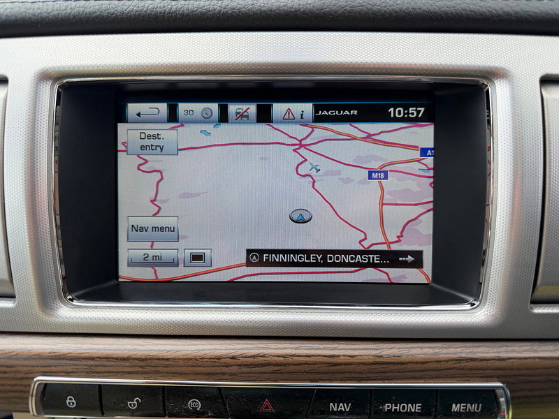 Jaguar XF 3.0d V6 Luxury Saloon 4dr Diesel Auto Euro 5 (s/s) (240 ps) 4dr Automatic 2026