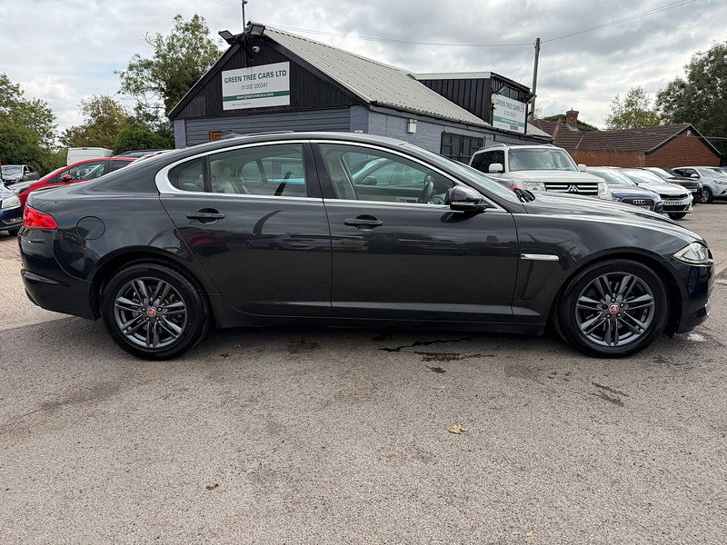 Jaguar XF 3.0d V6 Luxury Saloon 4dr Diesel Auto Euro 5 (s/s) (240 ps) 4dr Automatic 2026
