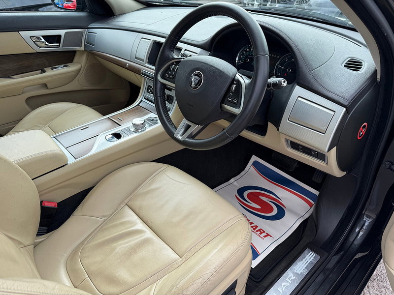Jaguar XF 3.0d V6 Luxury Saloon 4dr Diesel Auto Euro 5 (s/s) (240 ps) 4dr Automatic 2026