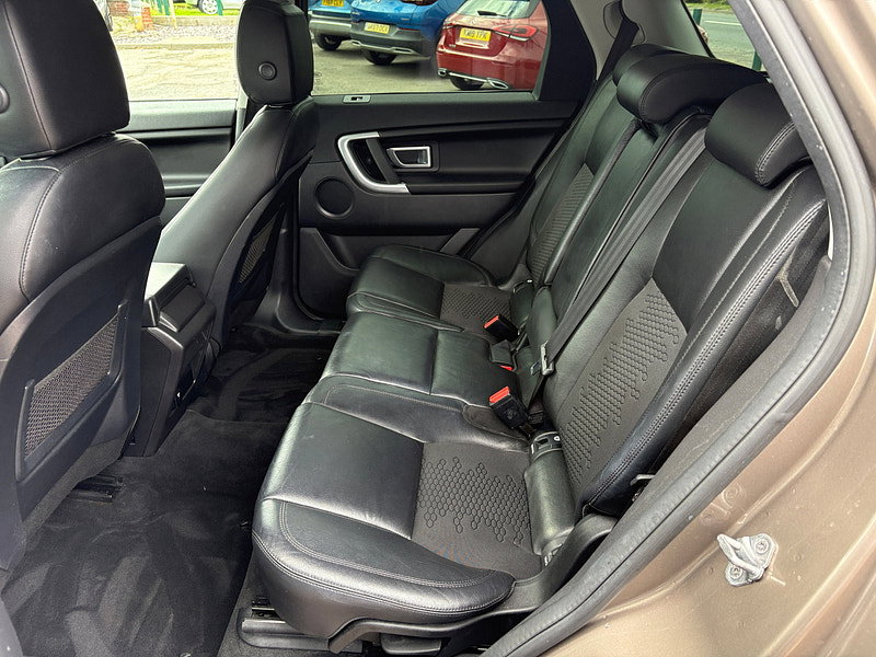 Land Rover Discovery Sport 2.0 TD4 SE Tech SUV 5dr Diesel Manual 4WD Euro 6 (s/s) (5 Seat) (150 ps) 5dr Manual 2026
