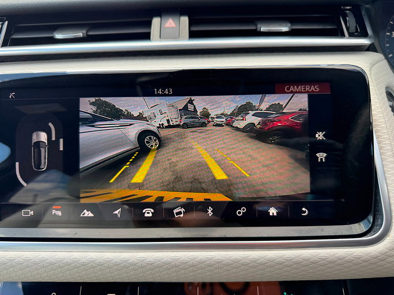 Land Rover Range Rover Velar 2.0 D180 R-Dynamic SE SUV 5dr Diesel Auto 4WD Euro 6 (s/s) (180 ps) 5dr Automatic 2026