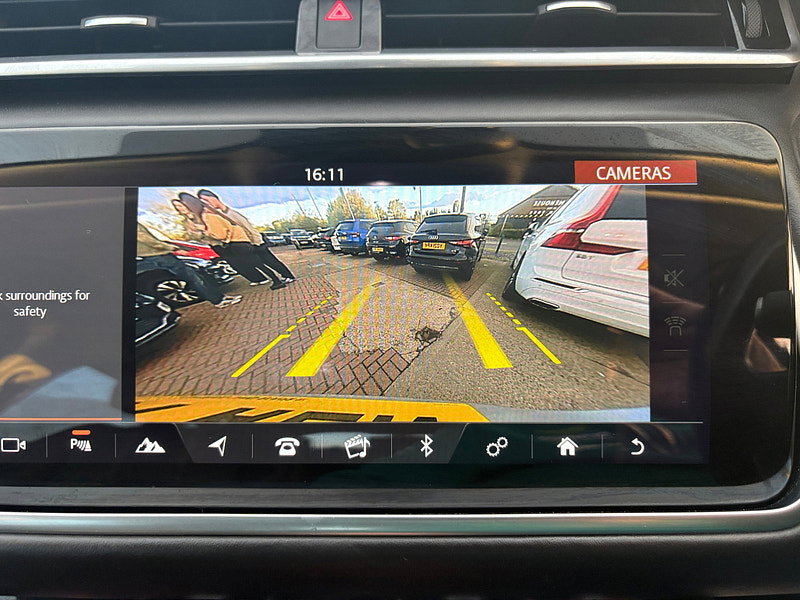 Land Rover Range Rover Velar 2.0 D240 SE SUV 5dr Diesel Auto 4WD Euro 6 (s/s) (240 ps) 5dr Automatic 2026