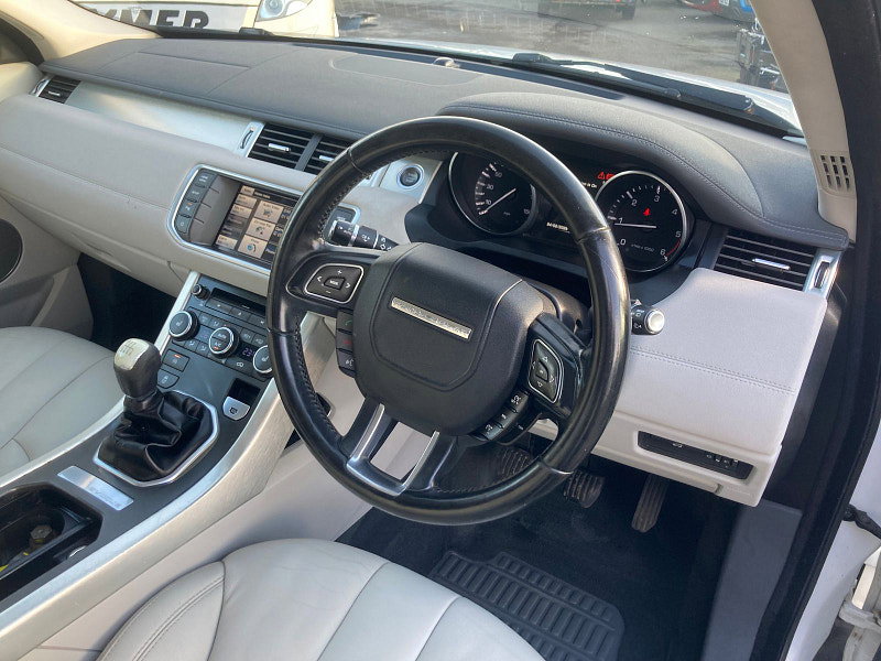Land Rover Range Rover Evoque 2.2 eD4 Pure Tech SUV 5dr Diesel Manual FWD Euro 5 (s/s) (150 ps) 5dr Manual 2026