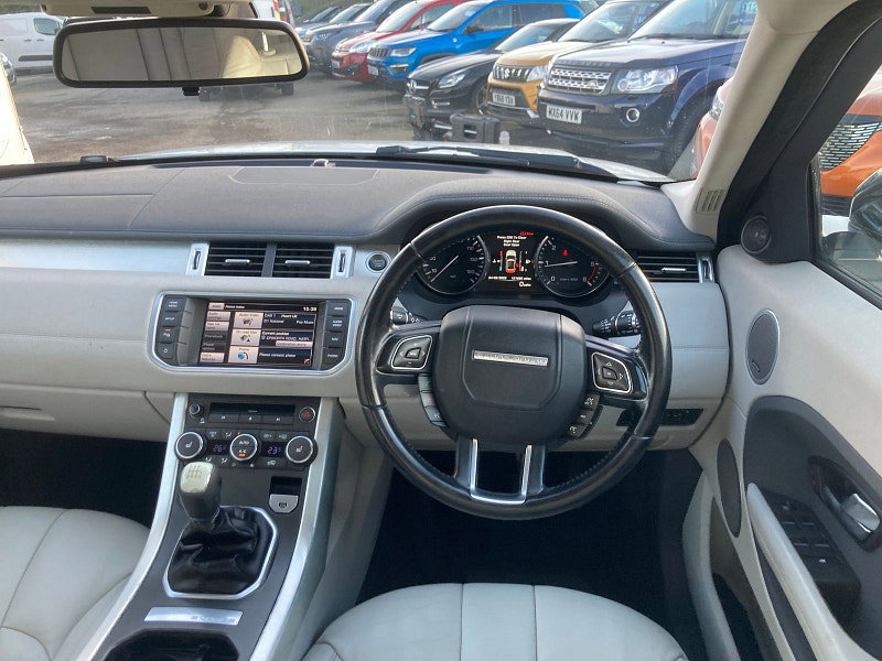 Land Rover Range Rover Evoque 2.2 eD4 Pure Tech SUV 5dr Diesel Manual FWD Euro 5 (s/s) (150 ps) 5dr Manual 2026