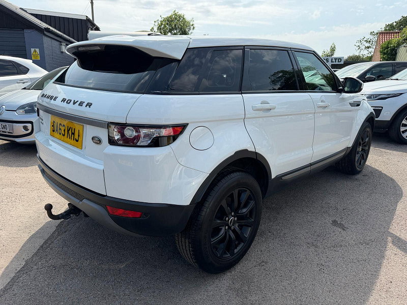 Land Rover Range Rover Evoque 2.2 eD4 Pure Tech SUV 5dr Diesel Manual FWD Euro 5 (s/s) (150 ps) 5dr Manual 2026