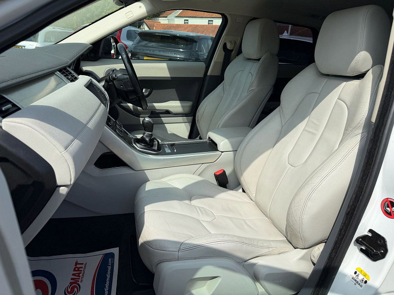 Land Rover Range Rover Evoque 2.2 eD4 Pure Tech SUV 5dr Diesel Manual FWD Euro 5 (s/s) (150 ps) 5dr Manual 2026