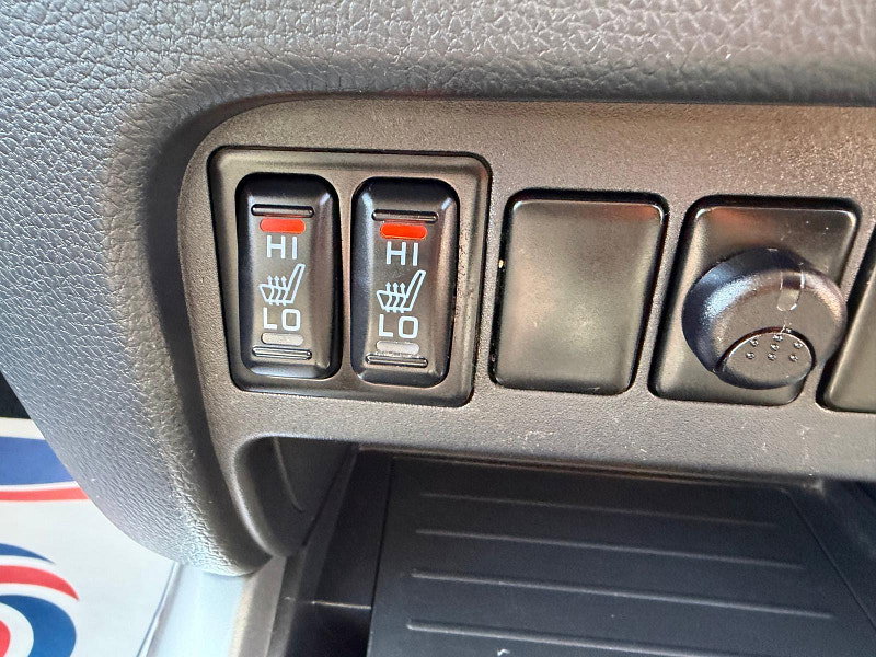 Mitsubishi L200 2.4 DI-D DC Barbarian Pickup Double Cab 4dr Diesel Manual 4WD Euro 5 (178 ps) 4dr Manual 2026