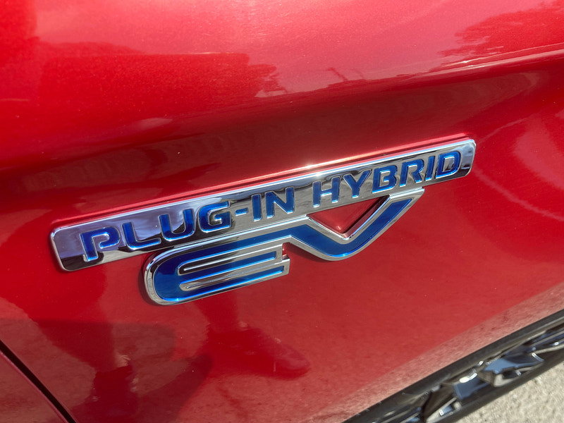 Mitsubishi Outlander 2.0h 12kWh 4h SUV 5dr Petrol Plug-in Hybrid CVT 4WD Euro 6 (s/s) (200 ps) 5dr Automatic 2026