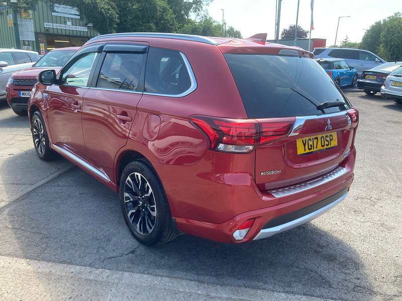 Mitsubishi Outlander 2.0h 12kWh 4h SUV 5dr Petrol Plug-in Hybrid CVT 4WD Euro 6 (s/s) (200 ps) 5dr Automatic 2026