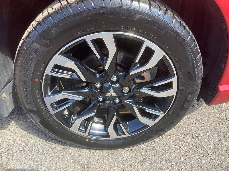 Mitsubishi Outlander 2.0h 12kWh 4h SUV 5dr Petrol Plug-in Hybrid CVT 4WD Euro 6 (s/s) (200 ps) 5dr Automatic 2026