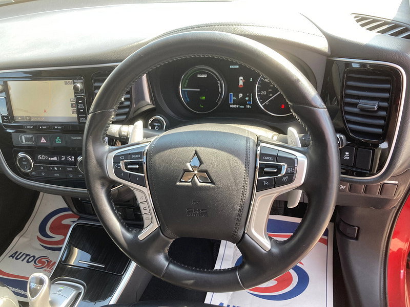 Mitsubishi Outlander 2.0h 12kWh 4h SUV 5dr Petrol Plug-in Hybrid CVT 4WD Euro 6 (s/s) (200 ps) 5dr Automatic 2026