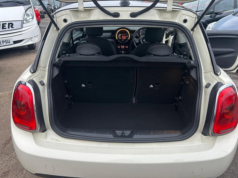 MINI Hatch 1.5 Cooper Hatchback 3dr Petrol Manual Euro 6 (s/s) (136 ps) 3dr Manual 2026
