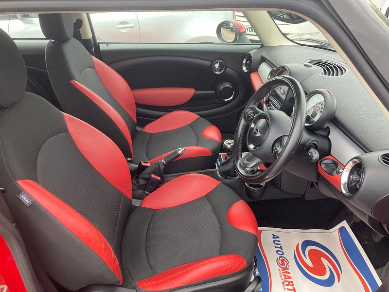 MINI Hatch 1.6 Cooper D Hatchback 3dr Diesel Manual Euro 5 (s/s) (112 ps) 3dr Manual 2026