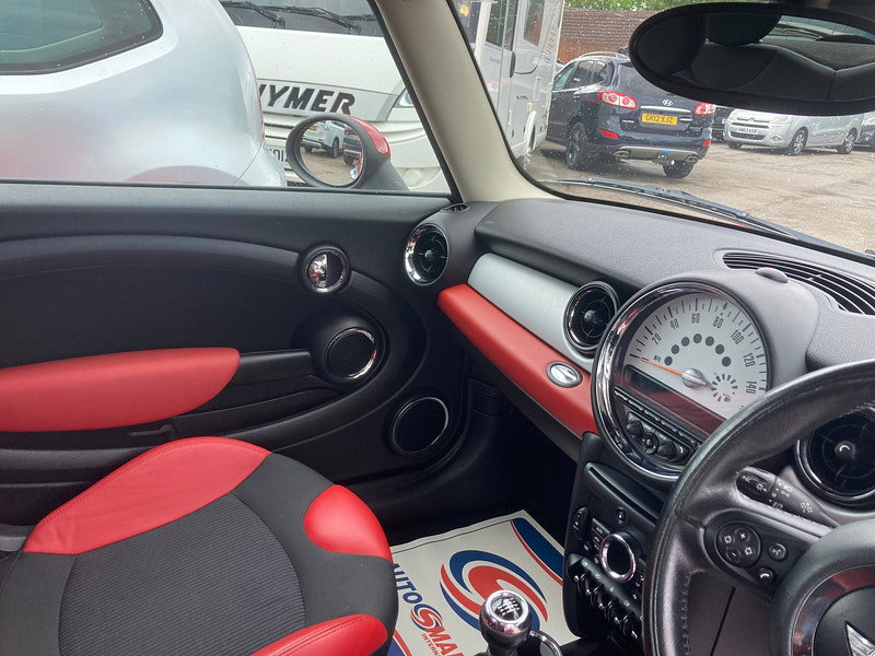 MINI Hatch 1.6 Cooper D Hatchback 3dr Diesel Manual Euro 5 (s/s) (112 ps) 3dr Manual 2026