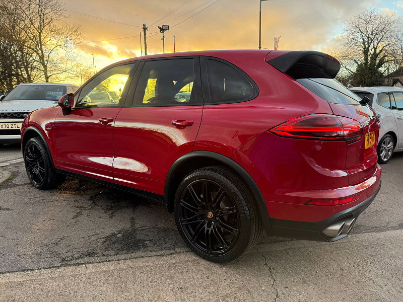 Porsche Cayenne 4.2 TD V8 S SUV 5dr Diesel TiptronicS 4WD Euro 5 (s/s) (385 ps) 5dr Automatic 2026