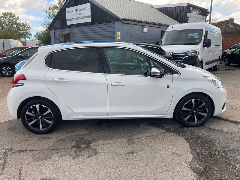 Peugeot 208 1.2 PureTech Tech Edition Hatchback 5dr Petrol Manual Euro 6 (s/s) (82 ps) 5dr Manual 2026