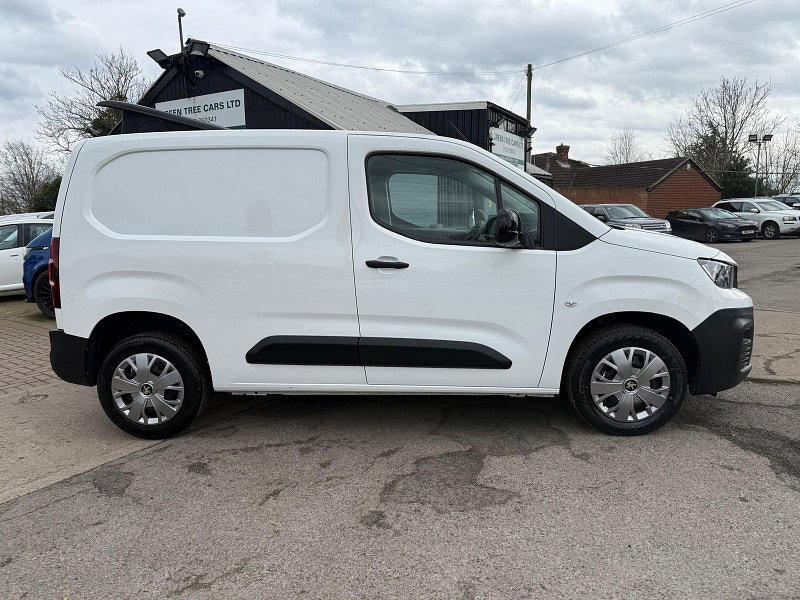 Peugeot Partner 1.5 BlueHDi 1000 Professional Premium Standard Panel Van 5dr Diesel Manual SWB Euro 6 (100 bhp) 5dr Manual 2026