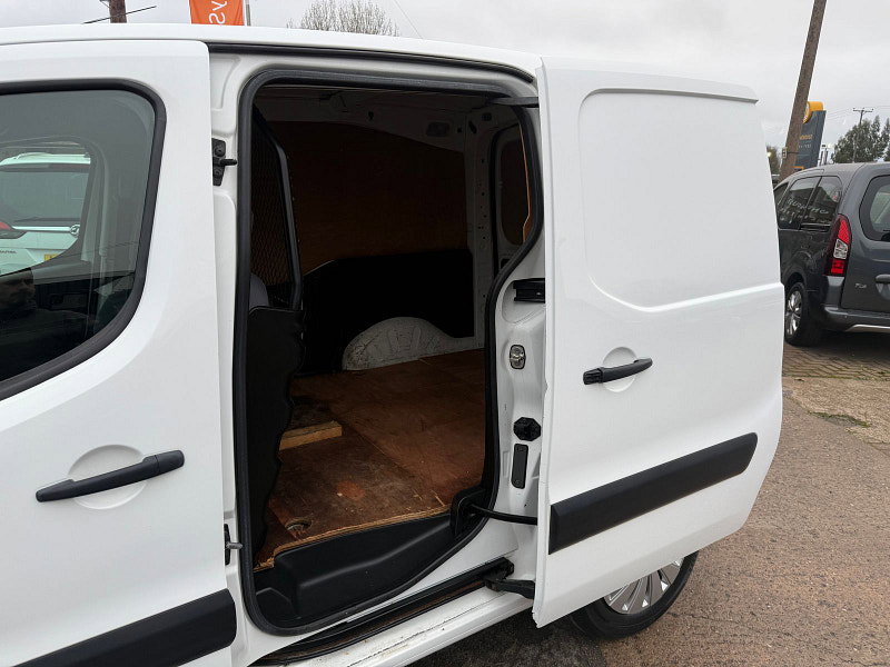 Peugeot Partner 1.6 HDi 850 S Panel Van 4dr Diesel Manual L1 (138 g/km, 90 bhp) 4dr Manual 2026