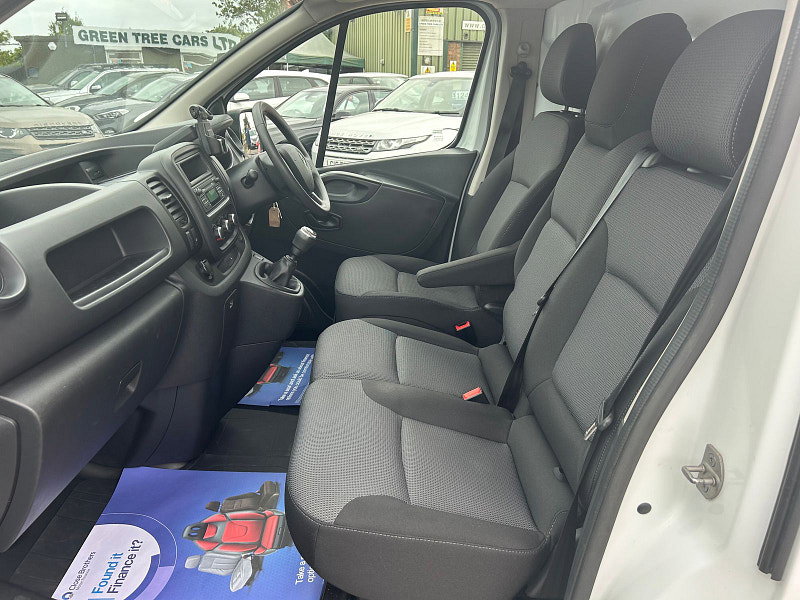 Renault Trafic 2.0 dCi ENERGY 28 Business+ Panel Van 5dr Diesel Manual SWB Standard Roof Euro 6 (s/s) (120 ps) 4dr Manual 2026