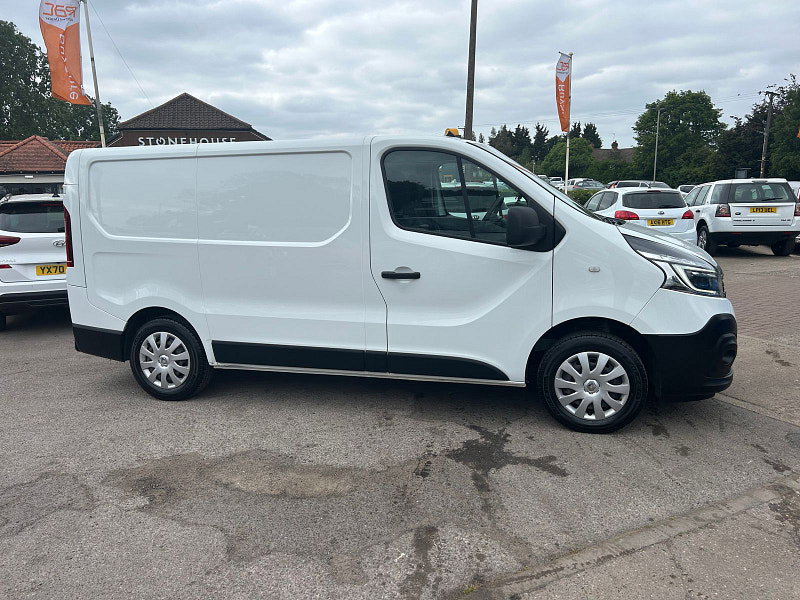 Renault Trafic 2.0 dCi ENERGY 28 Business+ Panel Van 5dr Diesel Manual SWB Standard Roof Euro 6 (s/s) (120 ps) 4dr Manual 2026