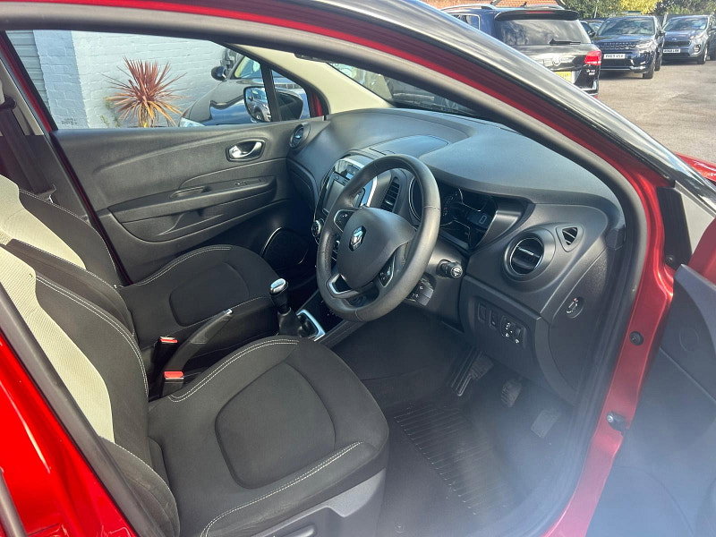 Renault Captur 0.9 TCe ENERGY Iconic SUV 5dr Petrol Manual Euro 6 (s/s) (90 ps) 5dr Manual 2026