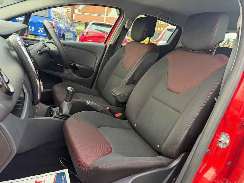 Renault Clio 1.2 16V Dynamique MediaNav Hatchback 5dr Petrol Manual Euro 5 (75 ps) 5dr Manual 2026