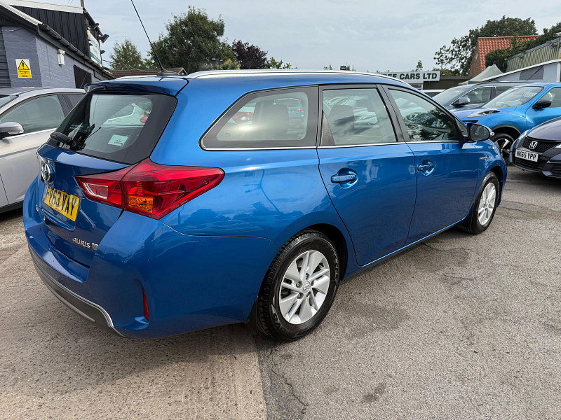 Toyota Auris 1.8 VVT-h Icon Touring Sports 5dr Petrol Hybrid CVT Euro 5 (s/s) (136 ps) 5dr Automatic 2026