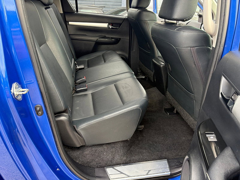 Toyota Hilux 2.4 D-4D Invincible X Pickup Double Cab 4dr Diesel Auto 4WD Euro 6 (s/s) (TSS, 3.5t) (150 ps) 4dr Automatic 2026
