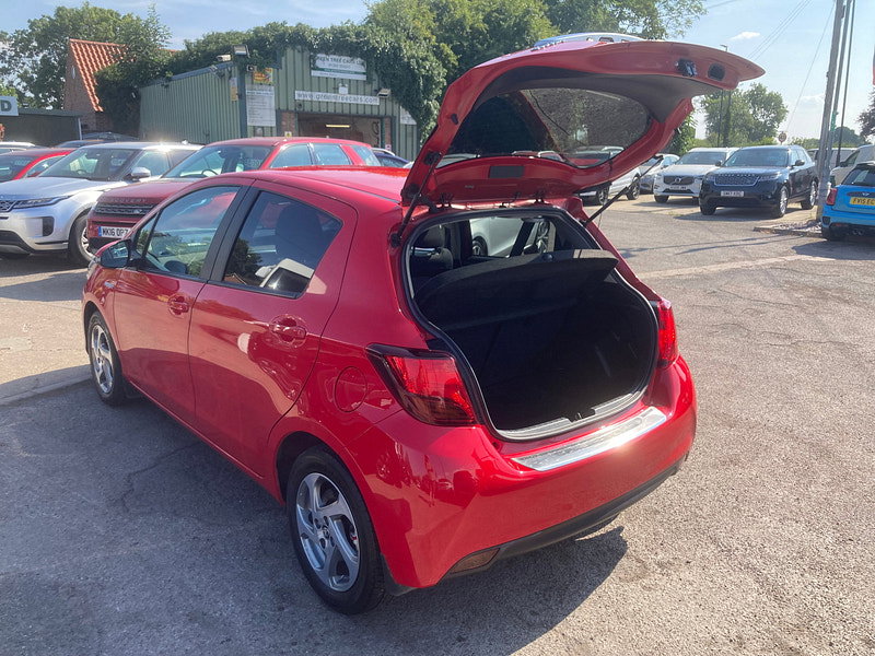 Toyota Yaris 1.5 VVT-h Icon Hatchback 5dr Petrol Hybrid E-CVT Euro 6 (101 ps) 5dr Automatic 2026