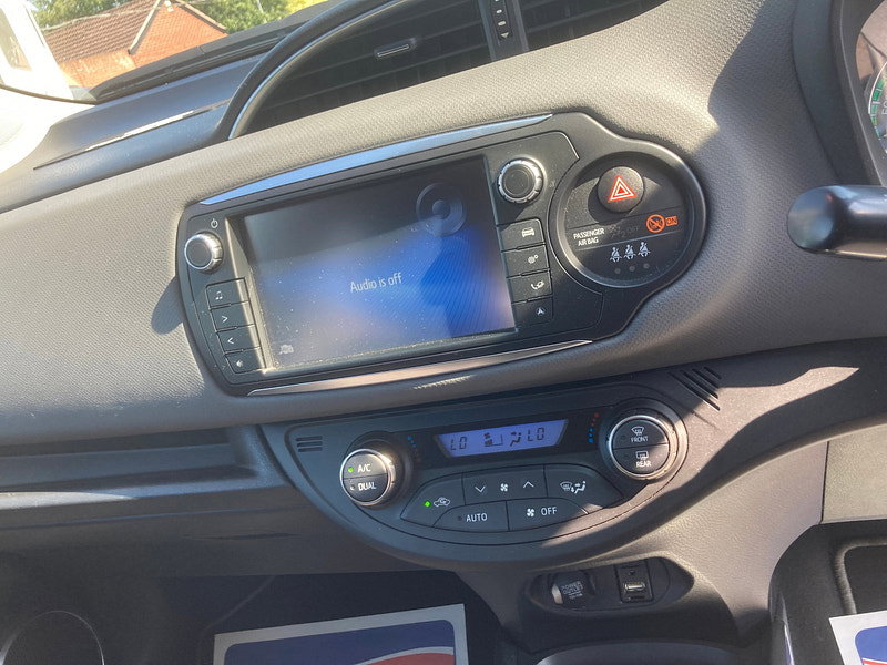 Toyota Yaris 1.5 VVT-h Icon Hatchback 5dr Petrol Hybrid E-CVT Euro 6 (101 ps) 5dr Automatic 2026