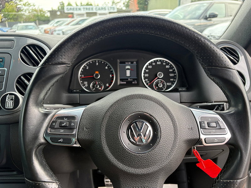 Volkswagen Tiguan 2.0 TDI BlueMotion Tech R-Line SUV 5dr Diesel Manual 4WD Euro 5 (s/s) (Nav) (140 ps) 5dr Manual 2026