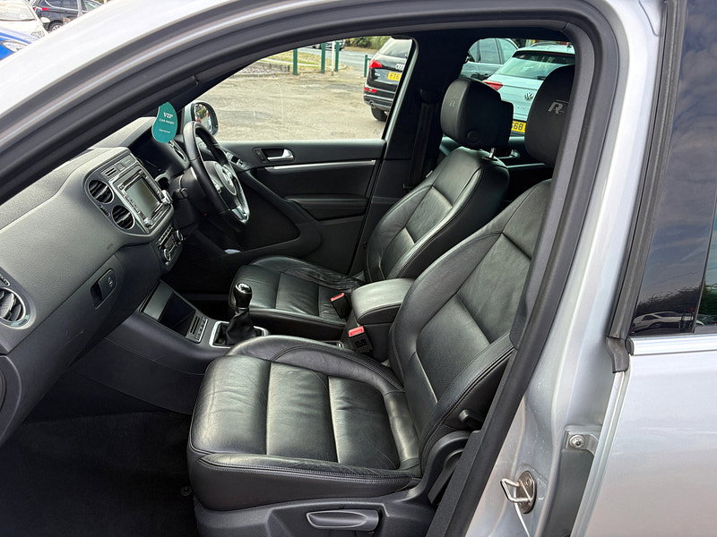 Volkswagen Tiguan 2.0 TDI BlueMotion Tech R-Line SUV 5dr Diesel Manual 4WD Euro 5 (s/s) (Nav) (140 ps) 5dr Manual 2026