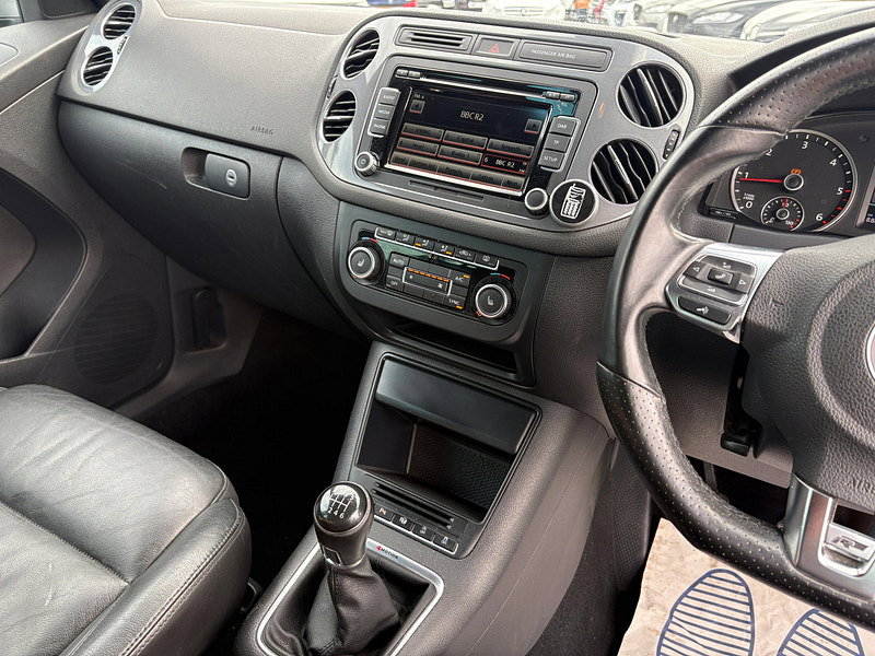 Volkswagen Tiguan 2.0 TDI BlueMotion Tech R-Line SUV 5dr Diesel Manual 4WD Euro 5 (s/s) (Nav) (140 ps) 5dr Manual 2026